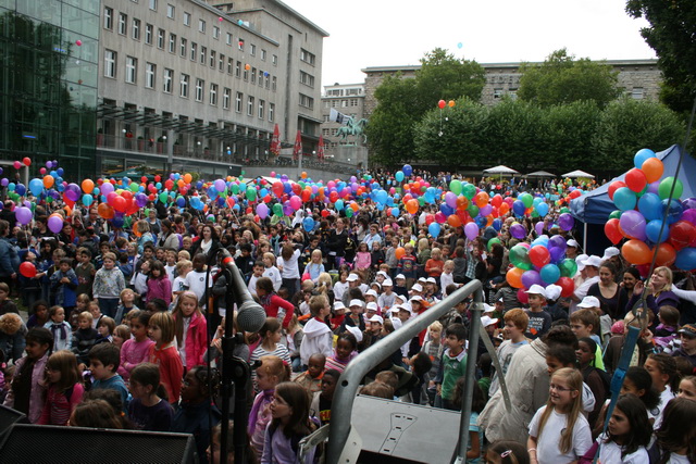 gal/2010/2010 Saitentwist Weltkindertag Burgplatz Essen 20.09.JugendhilfegGmbH Essen/2010 Saitentwist Weltkindertag Burgplatz Jugend Hilfe gGm20.09. 126.jpg